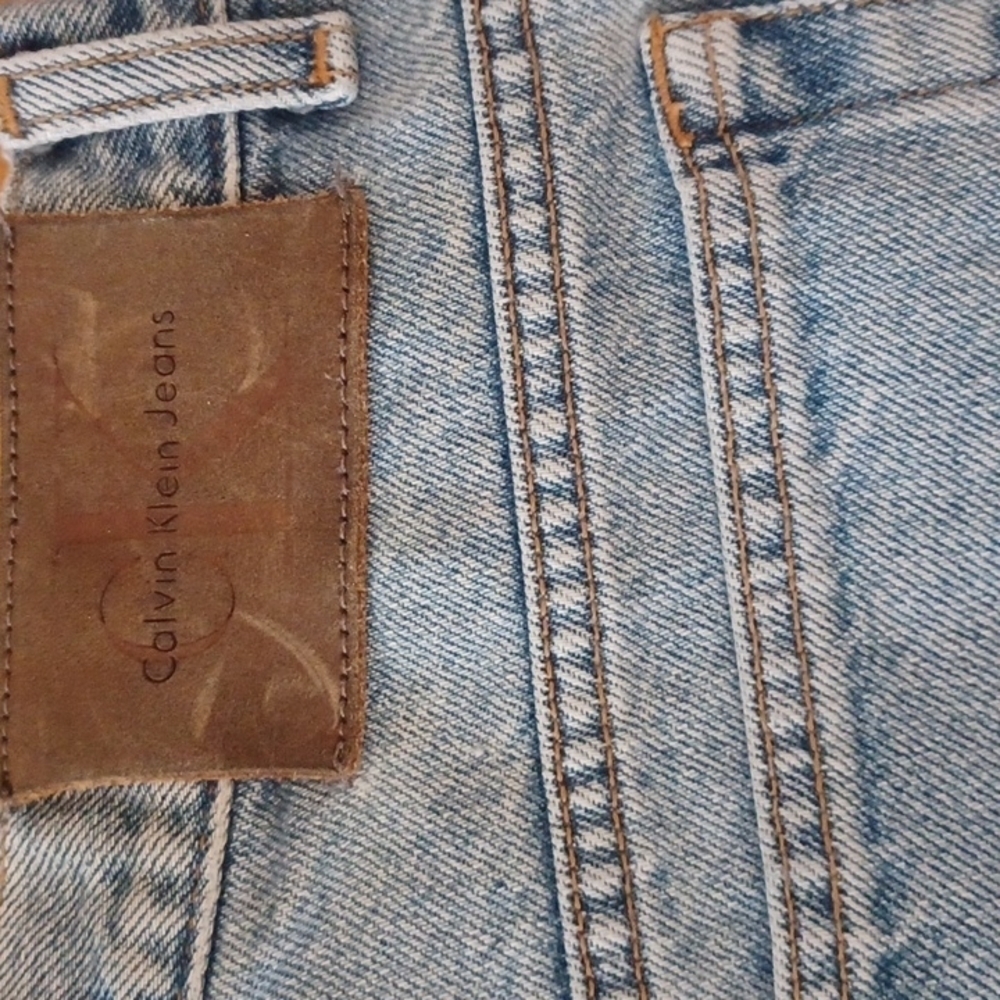 Calvin Klein vintage/ retro shorts. No tags at all, see measurements.  Mom style - Picture 9 of 10